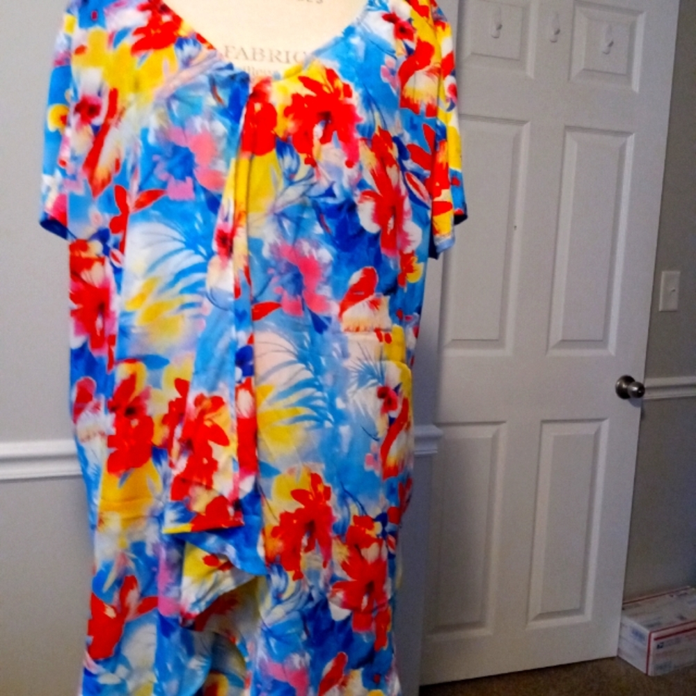 Vibrant multicolor top NWOT